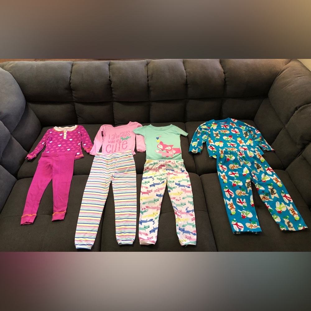 Girls pajamas, size 4.